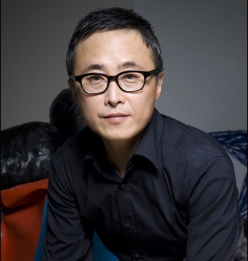 김홍석, 교수(상명대학교교수), 설치미술가/‘앗,저 검은 비닐봉지 강아지가?’ 김홍석 작품 호주 미술관에 소장