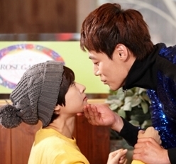 드라마/KBS 넝쿨째 굴러온 당신/‘넝쿨당’ 조윤희 이희준도 ’거품키스’ 도전? 폭소