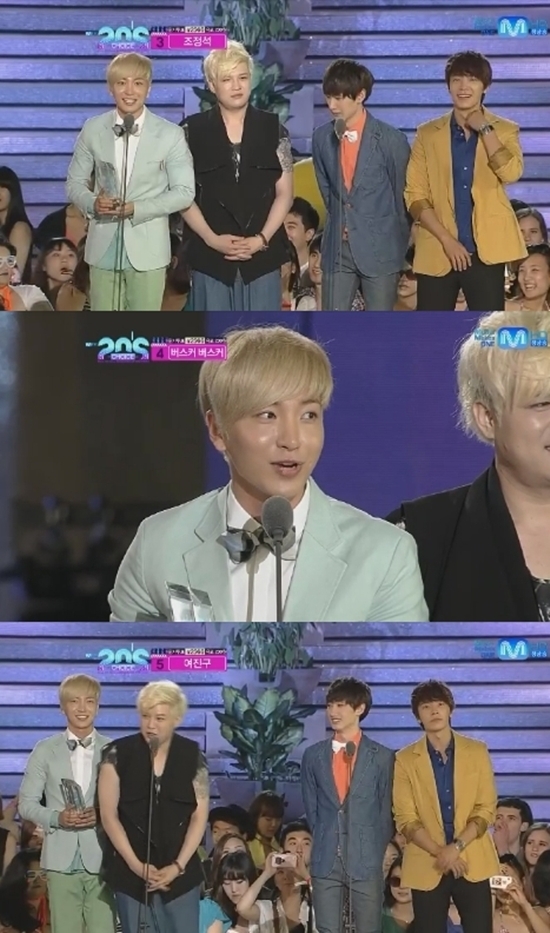 슈퍼주니어(Super Junior), 가수(이특, 희철, 예성, 신동, 성민, 은혁, 동해, 시원, 려욱, 규현, 강인)/[20s 초이스]슈퍼주니어, ‘20s 글로벌 스타’ 부문 수상 “국가대표 사절단이라 생각해..”