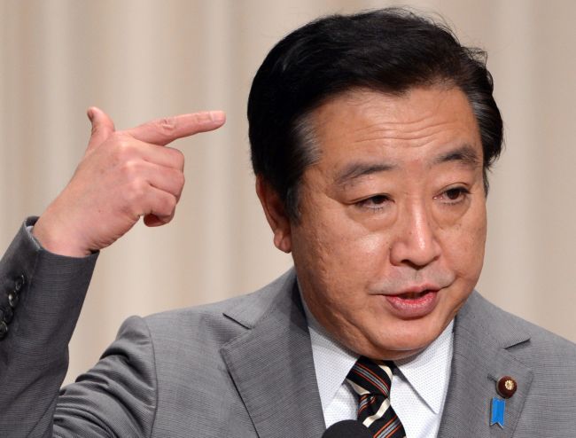 Japanese Prime Minister Yoshihiko Noda gestures as he delivers a speech on the future of Japan during the Yomiuri International Economic Society lecture meeting in Tokyo on Saturday.  (AFP-Yonhap News)