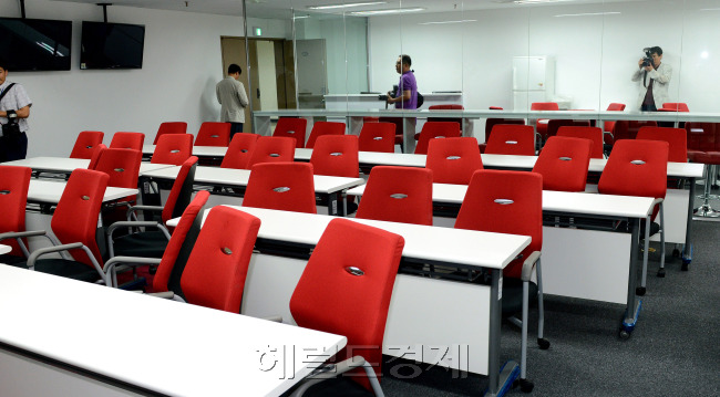 박근혜 경선캠프. 박현구 기자phko@heraldm.com 2012
새누리당 박근혜 전 위원장의 대선 경선캠프가 업무에 들어갔다. 박현구 기자/phko@
