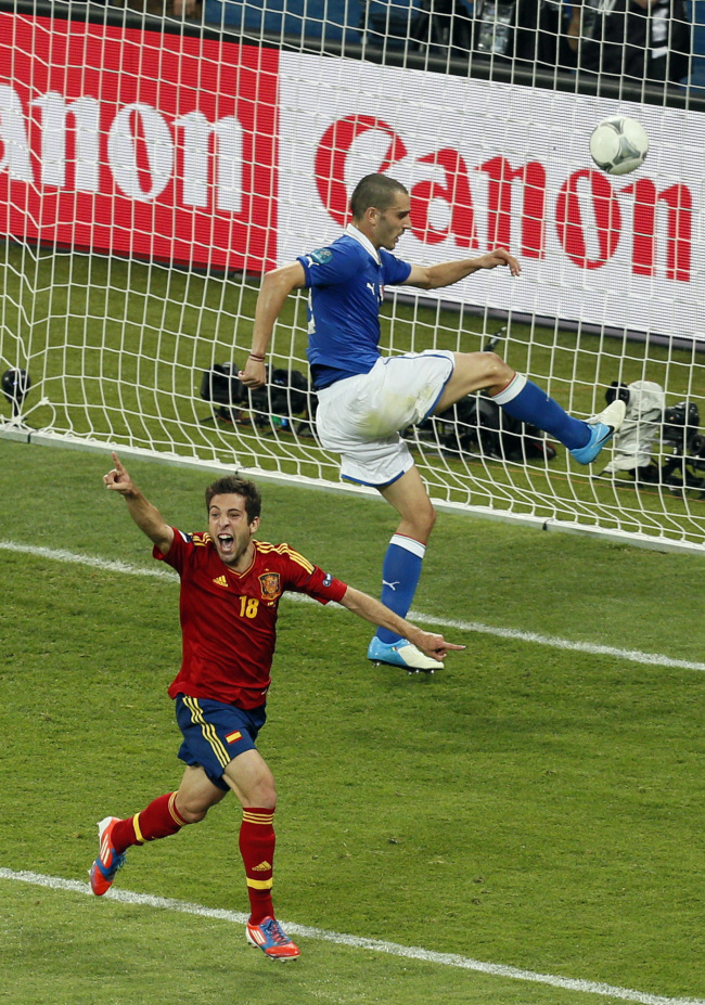 Spain’s Jordi Alba celebrates his side’s second goal. (AP-Yonhap News)