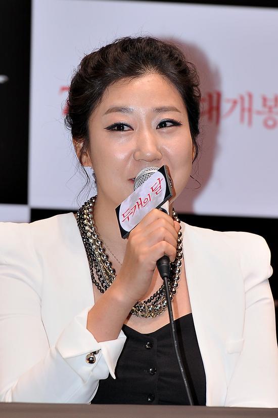 라미란, 뮤지컬배우, 영화배우/‘두개의 달’ 라미란 “첫 공포영화 CG 없이 찍었다”