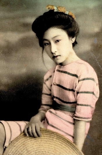 수영복입은 100년 전 ‘일본 미녀’ 보니…