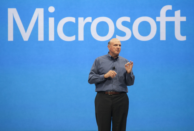 Microsoft CEO Steve Ballmer at Hollywood’s Milk Studios in Los Angeles on June 18.    (AP-Yonhap News)