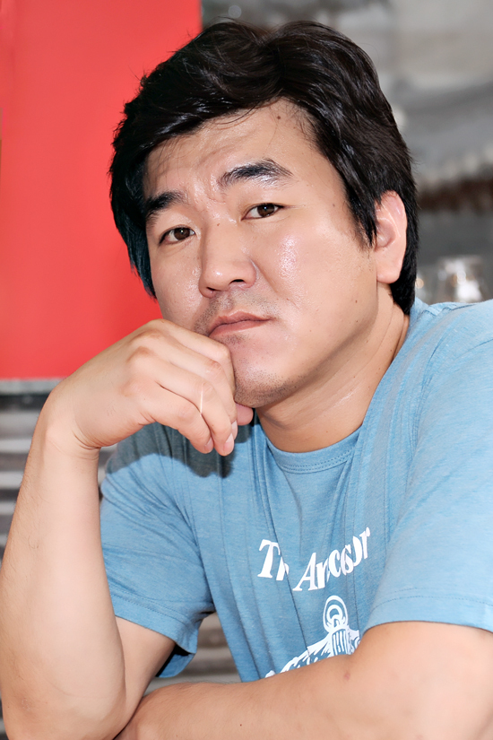 윤제문, 연극배우, 영화배우/ 윤제문 “실제 성격 무뚝뚝? 애교도 많고 재롱도 잘 떤다”(인터뷰)