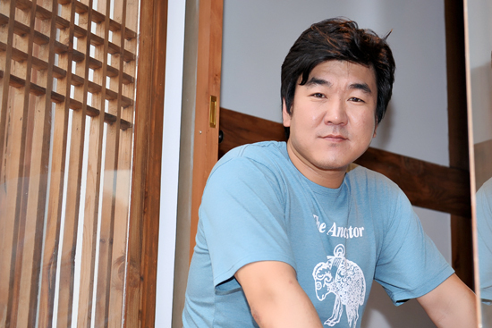 윤제문, 연극배우, 영화배우/ 윤제문 “실제 성격 무뚝뚝? 애교도 많고 재롱도 잘 떤다”(인터뷰)