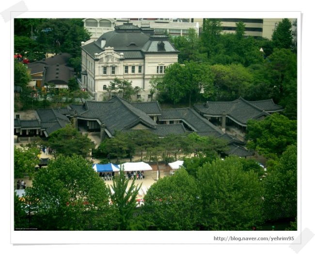 <채상우>더운 여름 선선한 밤바람 맞으며 고궁 데이트