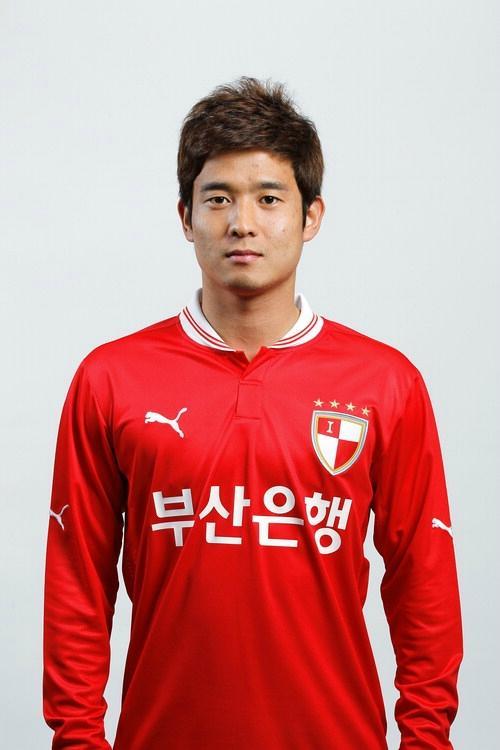 정민형, 전 축구선수(1987년 5월 14일 - 2012년 7월 4일)/부산 아이파크 정민형 숨진 채 발견
