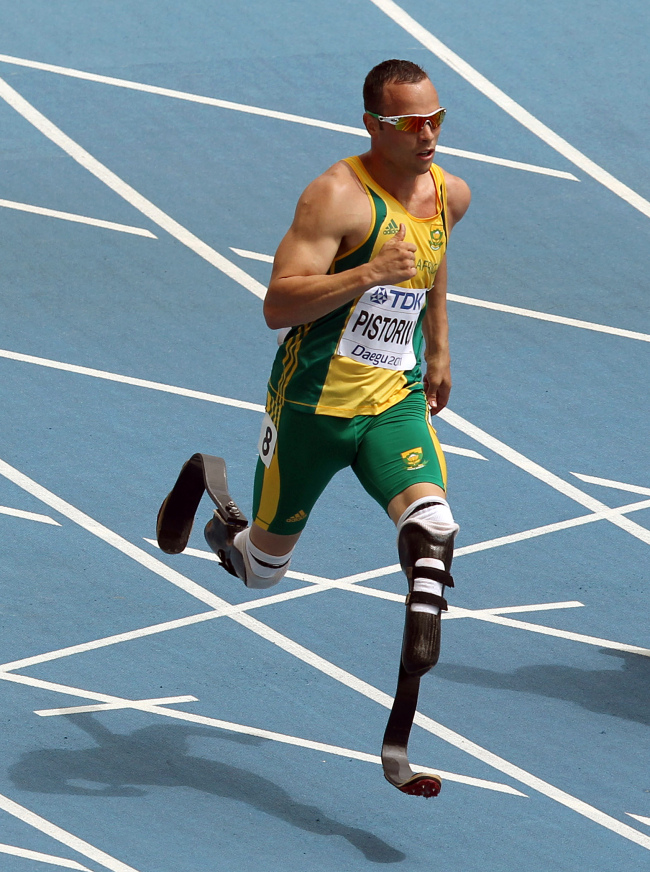 <YONHAP PHOTO-0125> FILE - This Aug. 28, 2011 file photo shows South Africa's Oscar Pistorius competing in a heat of the men's 400-meter at the World Athletics Championships in Daegu, South Korea. The South African double amputee is going to the London 2012 Olympics, re-igniting the fierce debate over the carbon fiber blades he runs on and his right to compete alongside able-bodied athletes. (AP Photo/Kevin Frayer, File)/2012-07-10 05:33:11/ <저작권자 ⓒ 1980-2012 ㈜연합뉴스. 무단 전재 재배포 금지.>
South Africa’s Oscar Pistorius      AP-Yonhap News