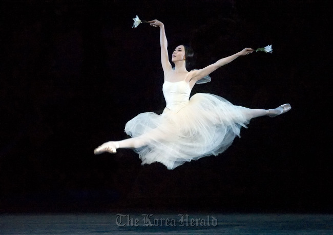 Ballerina Seo Hee stars in the American Ballet Theatre’s “Giselle” The H Entertainment