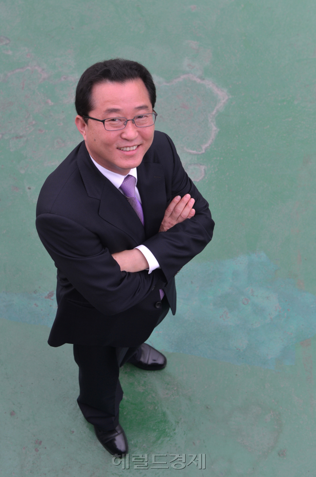 주식회사 얼쑤 조운호 대표이사.<br />이상섭 기자. babtong2heraldm.com 2012.06.08
주식회사 얼쑤 조운호 대표이사.
이상섭 기자. babtong2heraldm.com 2012.06.08
주식회사 얼쑤 조운호 대표이사.
이상섭 기자. babtong2heraldm.com 2012.06.08
주식회사 얼쑤 조운호 대표이사.
이상섭 기자. babtong2heraldm.com 2012.06.08