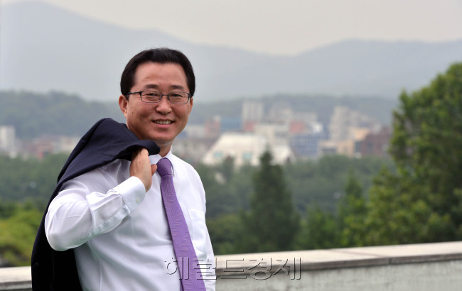 주식회사 얼쑤 조운호 대표이사.<br />이상섭 기자. babtong2heraldm.com 2012.06.08
주식회사 얼쑤 조운호 대표이사.
이상섭 기자. babtong2heraldm.com 2012.06.08
주식회사 얼쑤 조운호 대표이사.
이상섭 기자. babtong2heraldm.com 2012.06.08
주식회사 얼쑤 조운호 대표이사.
이상섭 기자. babtong2heraldm.com 2012.06.08
