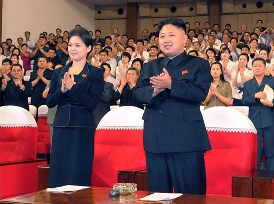 “김정은 부인 키164cm에 27세, 김일성대 출신”