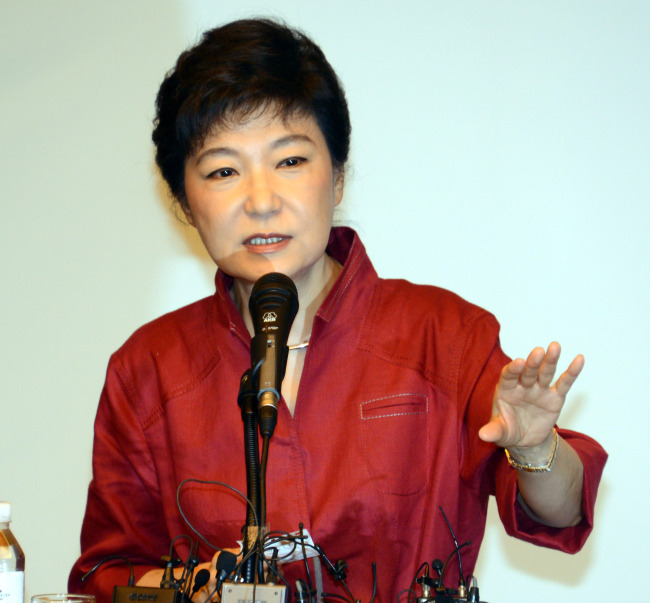박근혜, 새누리당 국회의원/‘대마’ TK 제쳐두고…朴, 충청에 첫 수 두다
