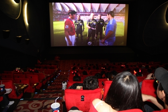 2012 런던 올림픽 축구 열기, 영화관서 함께 보고 느낀다