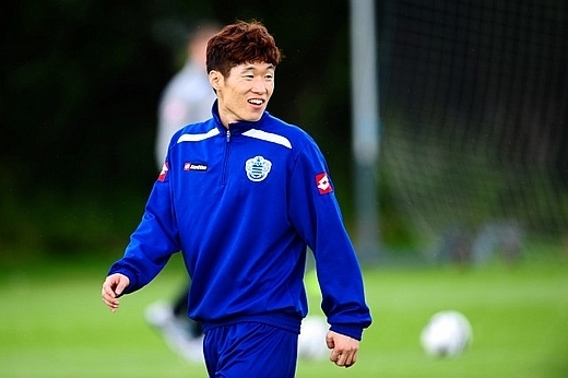 박지성, 축구선수(퀸즈 파크 레인저스 FC MF)/박지성, QPR 공식훈련…‘파비우와 다정한 한 때’