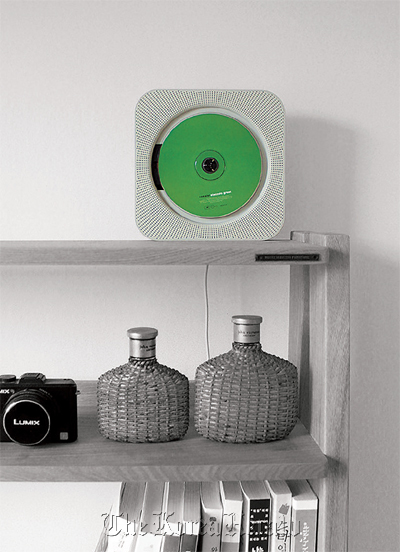 Japanese designer Naoto Fukasawa created a CD player which can be turned on by pulling the attached cord based on the behavioral pattern of people who are used to pulling a cord to turn on a ventilation fan in Japanese apartments.