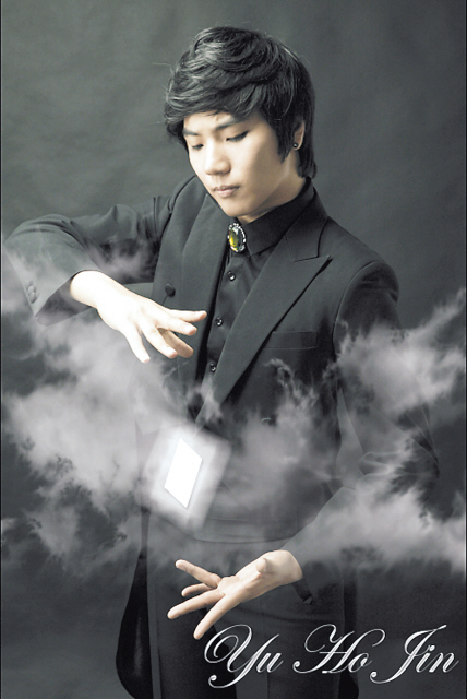 Korean magician Yu Ho-jin became the first magician from Asia to win the Grand Prix at the World Championships of Magic 2012 held from July 9-14 in Blackpool, England. (Busan Convention & Visitors Bureau)