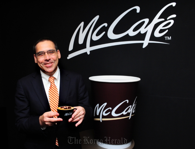 Sean Newton, CEO of McDonald’s Korea, speaks during a press conference Seoul on Tuesday.  McDonald’s Korea