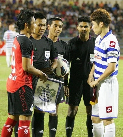 박지성, 축구선수(퀸즈 파크 레인저스 FC MF)/박지성 QPR데뷔전서 ‘주장 완장’ 차고 등장…역시 ‘캡틴박’