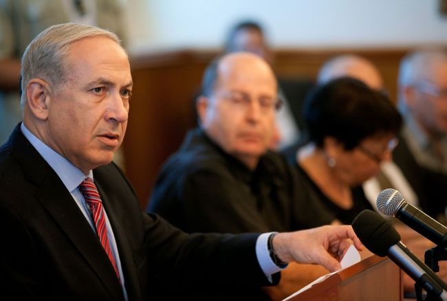<YONHAP PHOTO-1360> Israeli Prime Minister Benjamin Netanyahu addresses the weekly cabinet meeting at his office in Jerusalem on July 8, 2012. AFP PHOTO/POOL/URIEL SINAI../2012-07-08 19:08:27/ <저작권자 ⓒ 1980-2012 ㈜연합뉴스. 무단 전재 재배포 금지.>
Israeli Prime Minister Benjamin Netanyahu.         AFP-Yonhap News