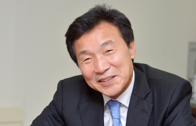 손학규, 민주통합당 (상임고문)/<1> 손학규 민주당 상임고문......“경제민주화·재벌개혁…천지개벽하듯 급하게 추진 않겠다”