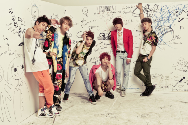 비스트(BEAST), 가수(윤두준, 양요섭, 장현승, 이기광, 용준형, 손동운)/비스트, 해외 팬 35만명에게 응원릴레이 받아 ‘글로벌 인기 입증’