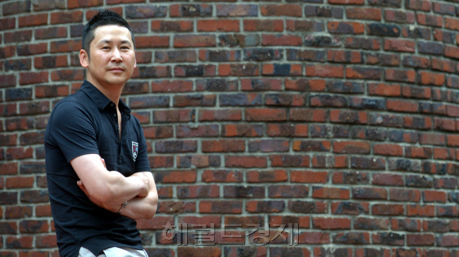 신동엽<br />김명섭 기자 msiron@
신동엽
김명섭 기자 msiron@