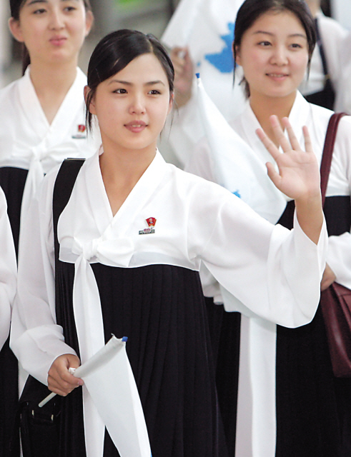 First lady publicity latest sign of N.K. change
