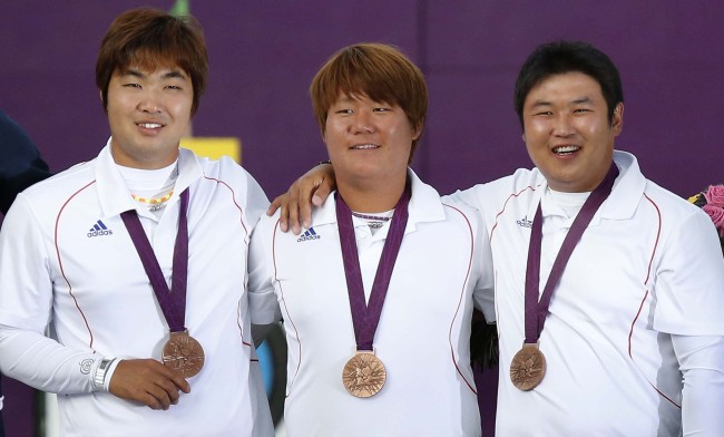 (Online) S. Korea grabs three medals on topsy-turvy day