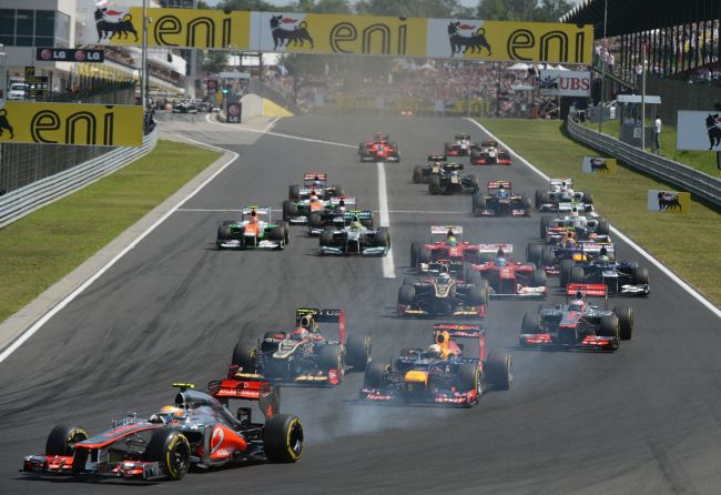 Lewis Hamilton leads after the start of the Hungarian Grand Prix on Sunday.  AFP-Yonhap News