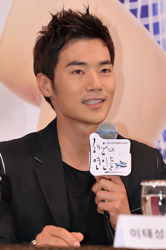 김강우, 탤런트, 영화배우/ ‘해운대 연인들’ 김강우 “늘 경쟁작은 있는 것, 느낌이 좋다”