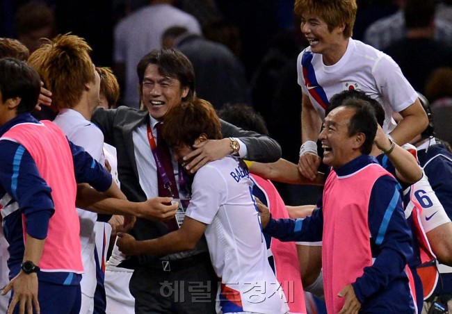 홍명보호 “4강진출 자축곡? 역시 ‘강남스타일’”