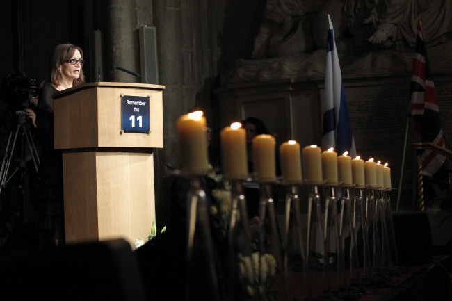 Ilano Romano, a widow of one of the members of the Israeli Olympic team who was killed, addresses guests in London on Monday.  AP-Yonhap News