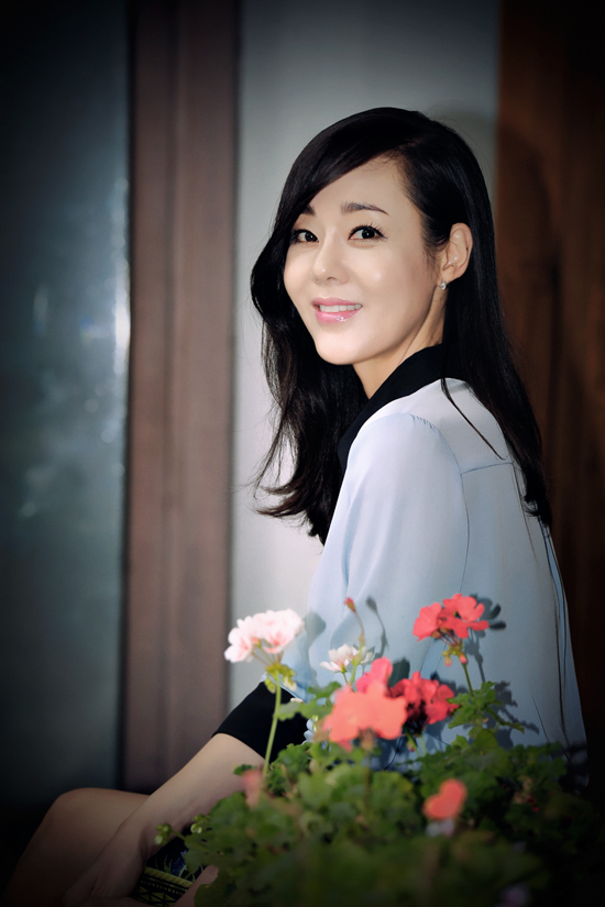 김윤진, 영화배우/ 김윤진 “새로운 사랑이야기, 꼭 한번 해보고 싶어요” (인터뷰)