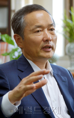 하태윤, 국립국제교육원 (원장)/“소통하며 즐기는 사람을 이길 수 없죠”-하태윤 국립국제교육원 원장