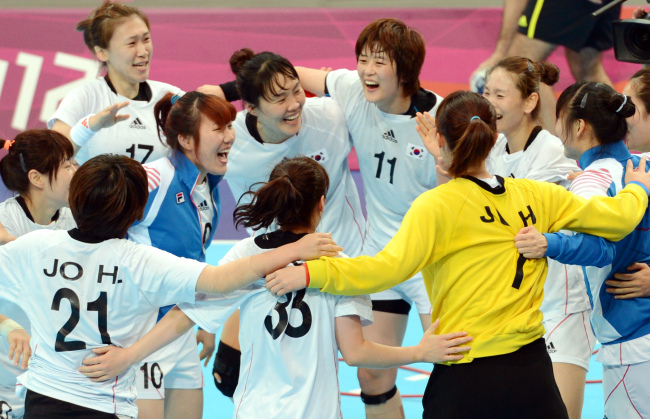 Korea beats Russia to reach semis in women's handball
