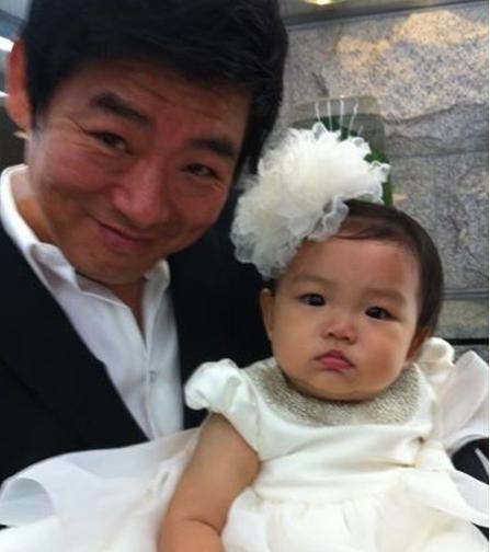 성동일, 탤런트, 영화배우/성동일 딸 공개 “귀여운 셋째 딸, 붕어빵”