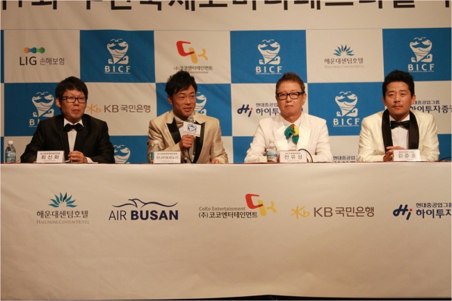 日 코미디언 진나이 토모노리가 생각하는 ‘갸루상 개그’는?