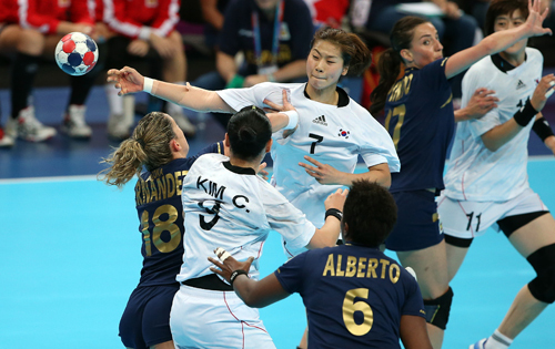 S.Korea defeated by Spain in women's handball