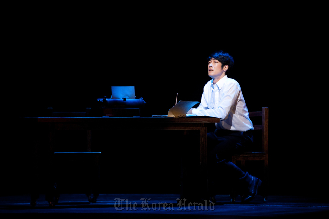 A scene from the Seoul Performing Arts Company’s dance-musical “Yun Dong-ju Shoots the Moon.”   The Seoul Performing Arts Company