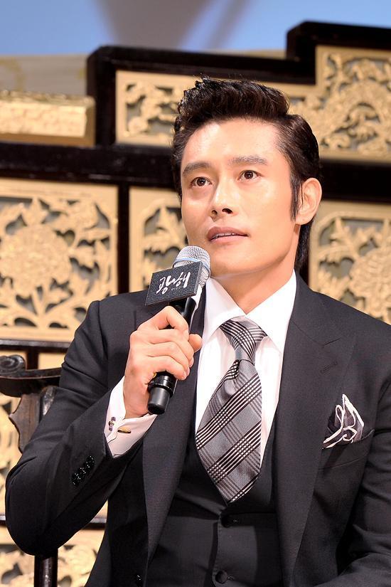 이병헌, 영화배우, 탤런트/‘광해’ 이병헌 “동갑내기 류승룡에게 먼저 말 놓자고 했지만..”