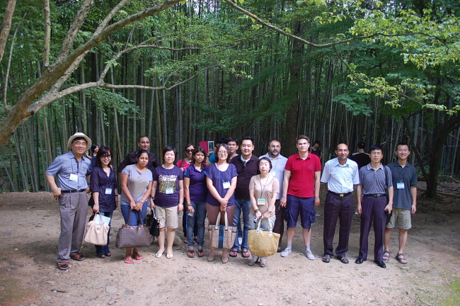 Participants of the Korean Government Scholarship Fellow program pose during their trip to Damyang, South Jeolla Province. (The Ministry of Education, Science and Technology)