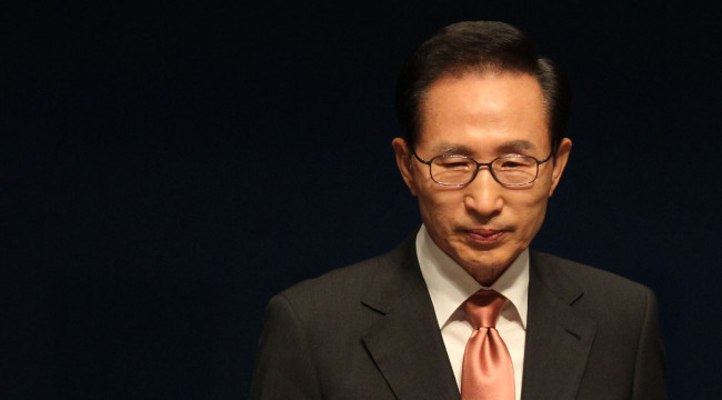 Lee steps up criticism of sex slavery
