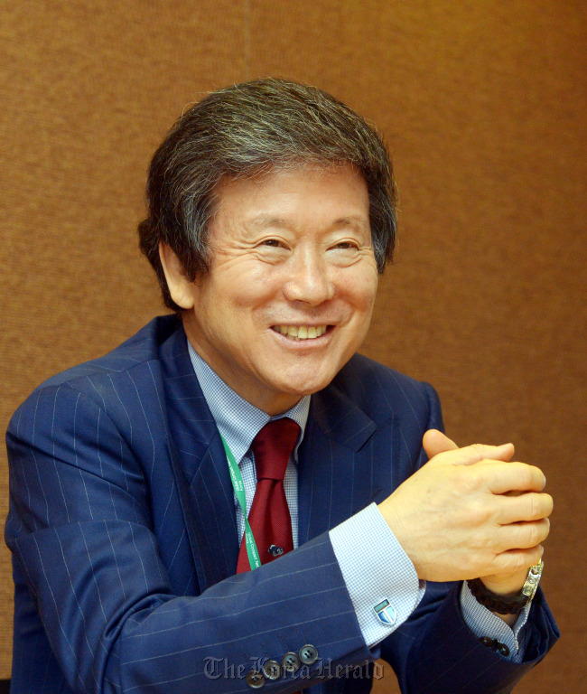 Lee Seung-han, president of U.N. Global Compact Korea and chairman and CEO of Home plus, speaks during an interview with The Korea Herald.
Park Hyun-koo/ The Korea Herald