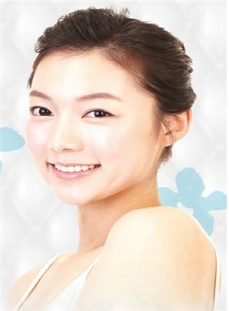 환한 미소 찾아주는 치아성형, 라미네이트할까 교정할까?
