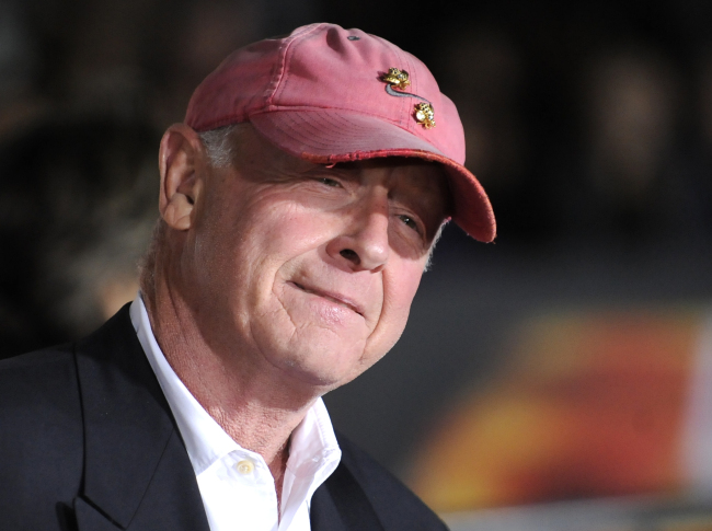 <YONHAP PHOTO-0707> CORRECTS WORD OFF IN SECOND SENTENCE -- FILE - In this Oct. 26, 2010 file photo, director Tony Scott arrives at the premiere of "Unstoppable" in Los Angeles. Authorities say Scott died after jumping off a bridge in Los Angeles on Sunday, Aug. 19, 2012. (AP Photo/Gus Ruelas, File)/2012-08-20 13:57:36/ <저작권자 ⓒ 1980-2012 ㈜연합뉴스. 무단 전재 재배포 금지.>
Director Tony Scott arrives at the premiere of “Unstoppable” in Los Angeles in 2010.   AP-Yonhap News