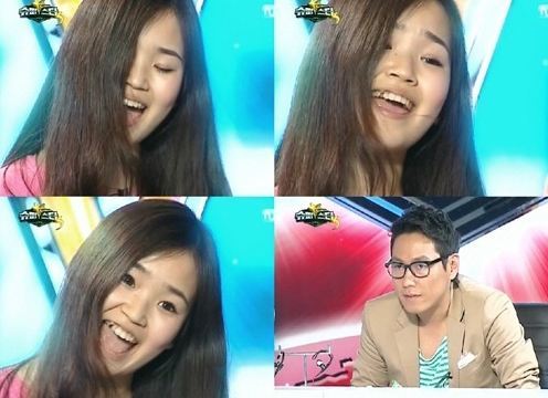 김아란(화제의인물)
2011년 Mnet ‘슈퍼스타K 3’ 예선에서 영화 ‘라푼젤’ OST를 불러 극찬을 받았던 김아란이 ‘슈퍼스타K 4’에 재도전한다.
Mnet은 지난 22일 “‘라푼젤녀’ 김아란이 ‘슈퍼스타K 4(이하 슈스케4)’에 다시 지원했고 오는 24일 방송에서 그의 달라진 모습을 확인할 수 있을 것”이라고 밝혔다.