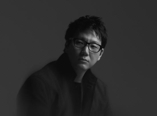 더원(가수)
아이돌 그룹의 보컬 스승으로 알려진 가수 더원이 ‘나는 가수다2’(이하 ‘나가수2’) 새가수 선발전에 뛰어든다.